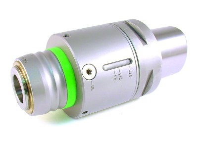 26600/C50 SYNCHRONNÍ ZÁVITOVÁNÍ INTEGR.MAZACÍ SYSTÉM