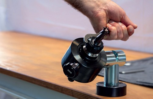 JEMNÝ, OTOČNÝ A ROTAČNÝ MONTÁŽNÍ SYSTÉM