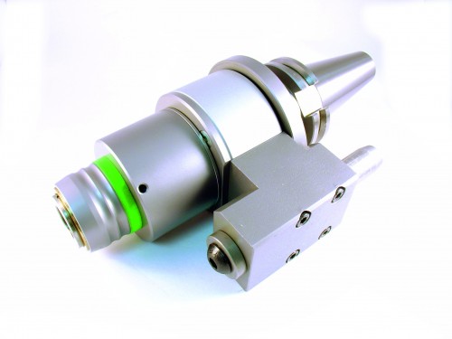 SYNCHRONNÍ ZÁVITOVÁNÍ S INTEGROVANÝM MAZACÍM SYSTÉMEM - SMĚŠOVAČEM VZDUCHU A OLEJE